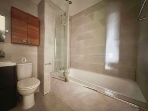 Family Bathroom- click for photo gallery